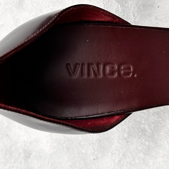 Vince  « Claire Calf-Hair d'Orsay Pump » - Picture 2 of 6